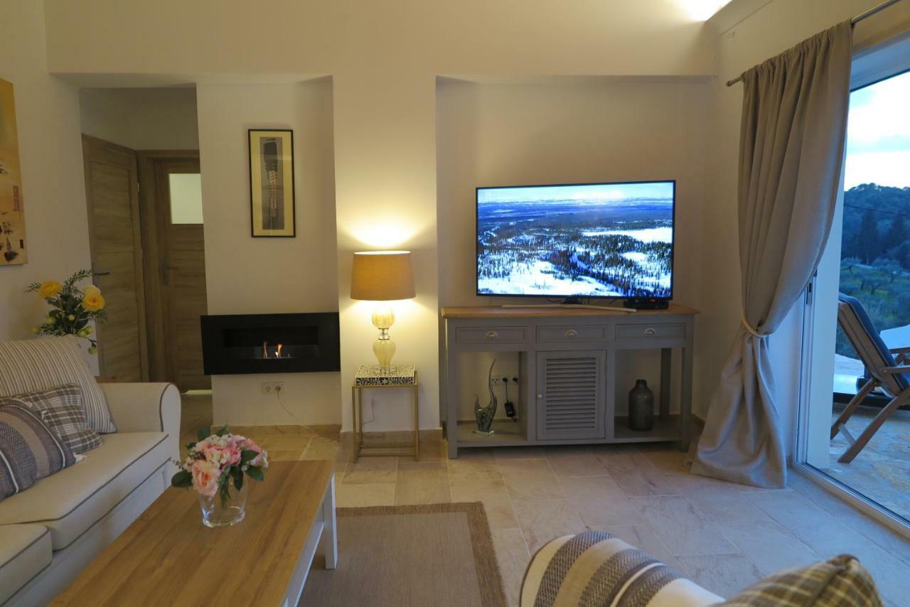 Arillas Hillside 2 - Mediterranean Villa *